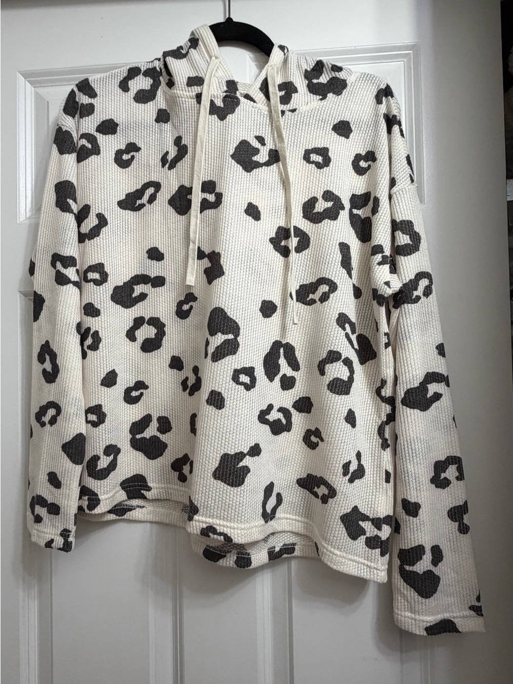 Mia & Tess lightweight waffle long sleeve hooded top Size M